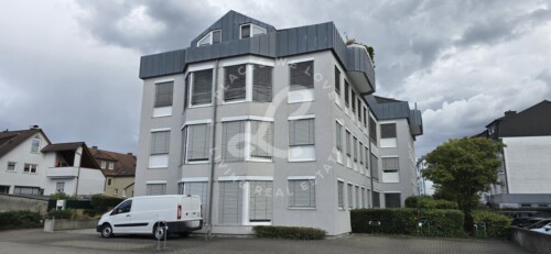 Hochwertige Büro- / Praxisfläche mit Stellplätzen als Ihre neue Visitenkarte